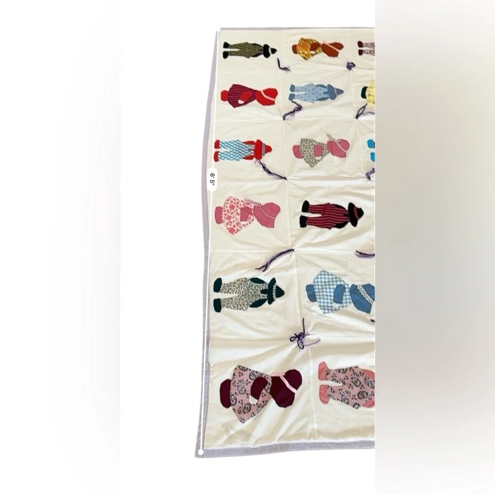 Adorable Sunbonnet Sue Hand-stitched Quilt Cream Lavender  Yarn Tied 77”x89”